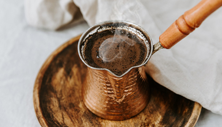 türkischen Kaffee auf nüchternen Magen trinken