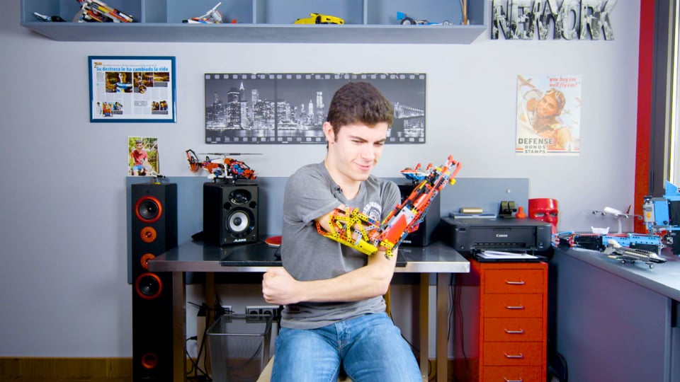 Lego Parçalarıyla Kendine Protez Kol Tasarlayan İspanyol Genç: David "Hand Solo" Aguilar 3