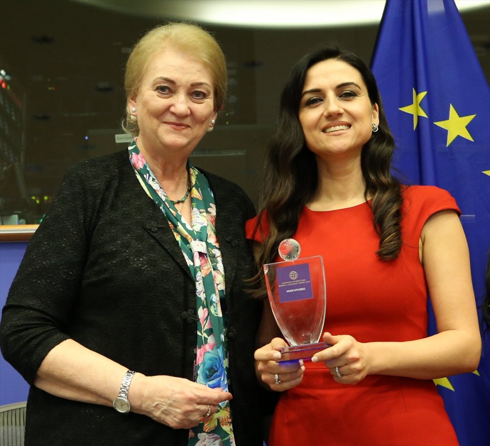 Dilek Livaneli Avrupa Uluslararası Lider Kadın Ödülü'nü Kazanan İlk Türk Öğretmen Oldu 1