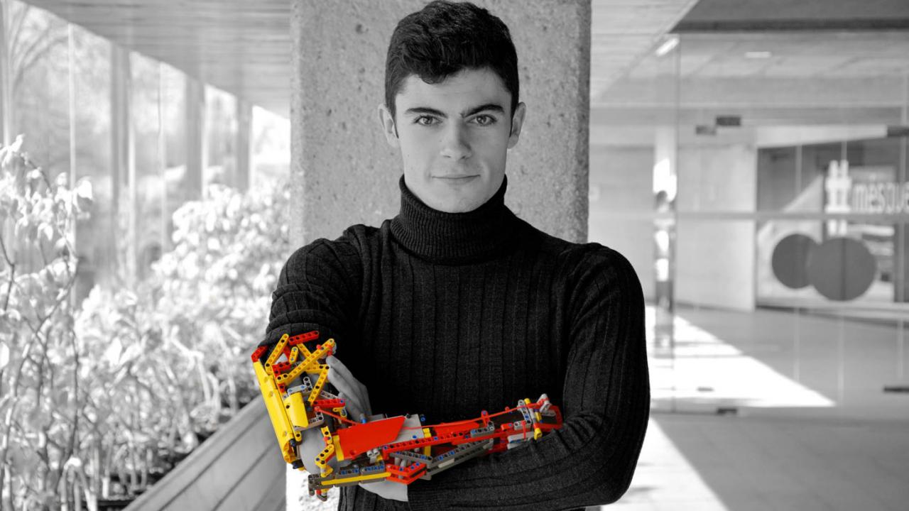 Lego Parçalarıyla Kendine Protez Kol Tasarlayan İspanyol Genç: David "Hand Solo" Aguilar 5