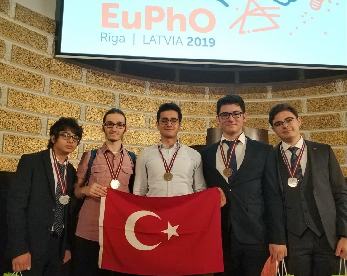 Türkiye Fizik Olimpiyat Takımı Avrupa Olimpiyatları'nda Birinci Oldu 2