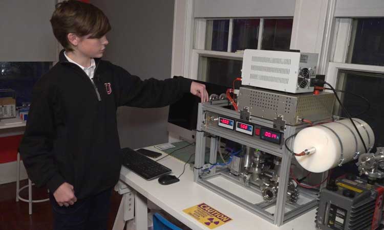 12 Yaşındaki Jackson Oswalt İnternetten Aldığı Malzemelerle Nükleer Füzyon Reaktörü Geliştirdi 3