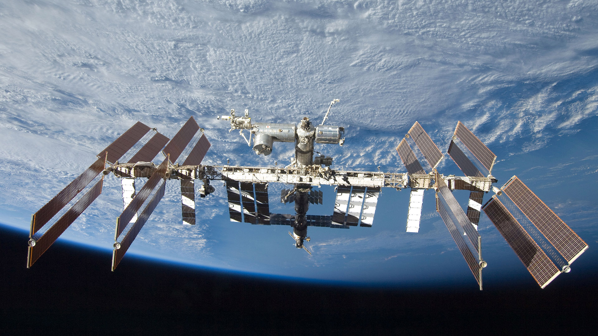 İnsanlığın Uzaydaki Evi : Uluslararası Uzay İstasyonu (ISS) 13