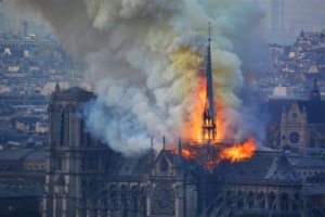 160 Yıl Önceden Tehlike Öngörüldü mü? Notre Dame Katedrali’ndeki Yangınla İlgili Şaşırtıcı Teori