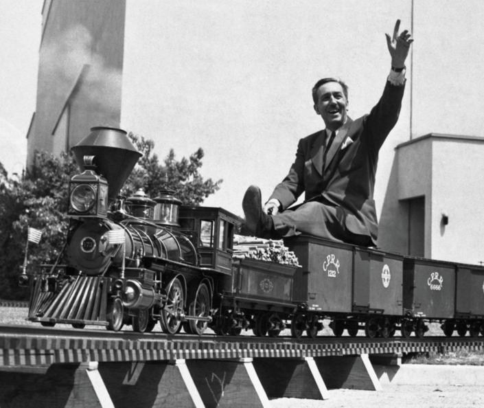 Walt Disney Ve Eğlence Hanedanlığı