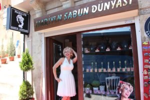 Mardin’in Yeni Fenomeni: Marilyn Mardin ve Marilyn Sabun Dünyası
