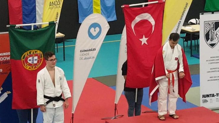 Bir İlk: Down Sendromlular Dünya Judo Şampiyonası’nda Talha Ahmet Erdem Altın Madalya Kazandı