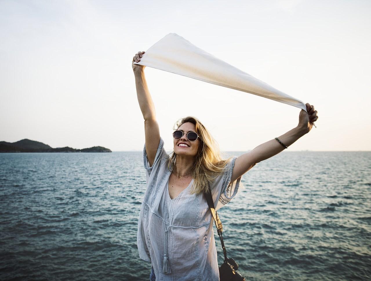 11 Steps to Take to Become One of those Positive People Who Conquered Hearts in Social Life