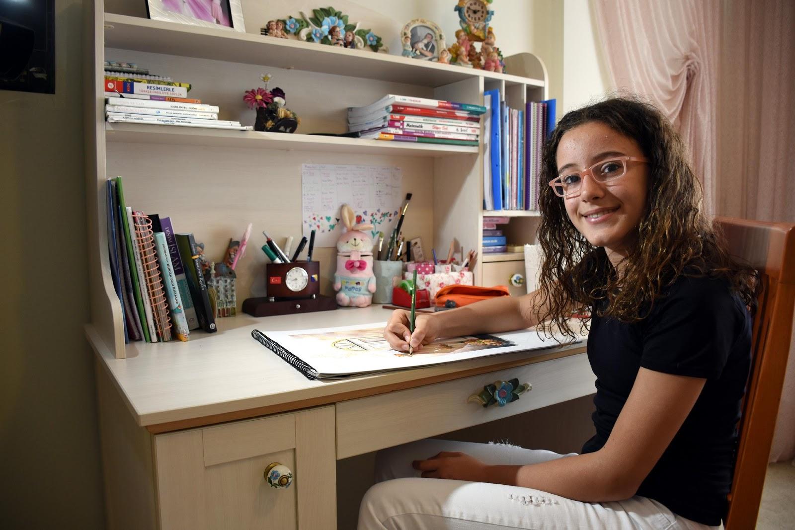 Küçük Ressam Rana Kuru 11 Yaşında Kendi Sergisini Açtı