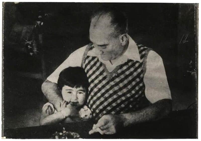 ataturk and child