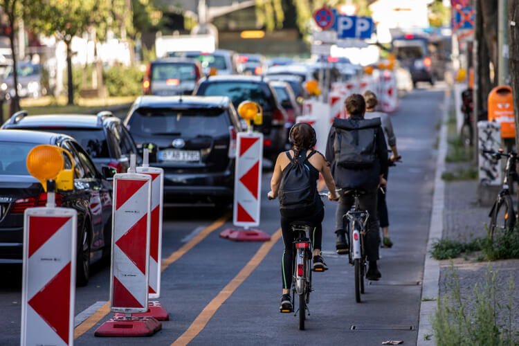 trafikte bisiklet