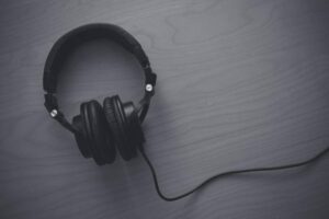 4 Maddede Çalışırken Müzik Dinlemek