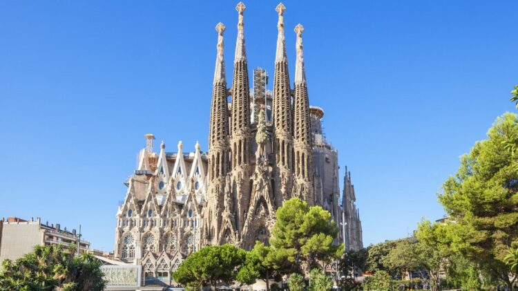 All About La Sagrada Familia: 140 Years of History