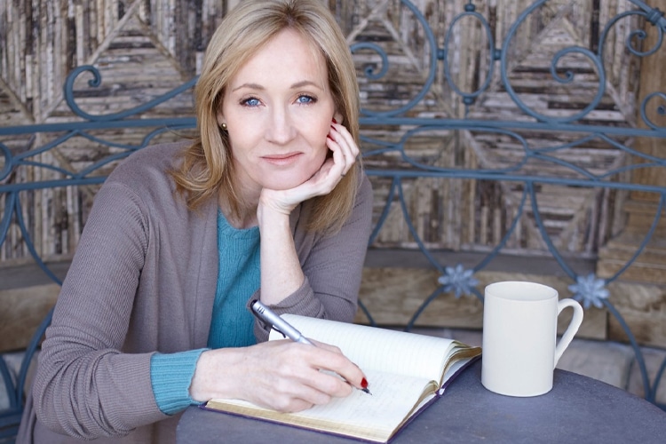 jk rowling hakkında bilgiler