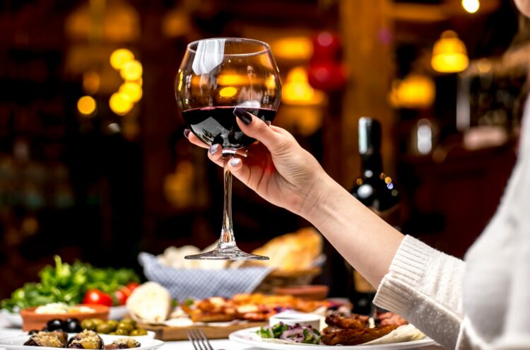 Şarap Nasıl İçilir: Adabı Vardır Şarap İçmenin